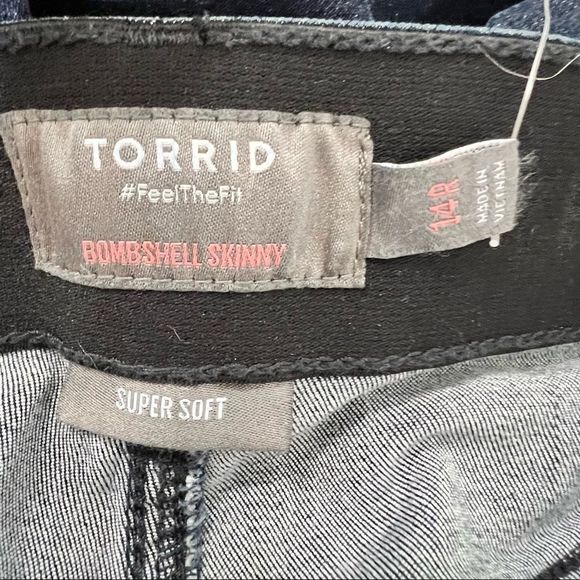 TORRID bombshell skinny jean medium wash size 14 - Picture 9 of 10
